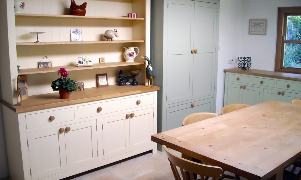 Tips On Choosing Kitchen Dressers For Your Home Interior Design