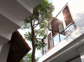 distort house 10