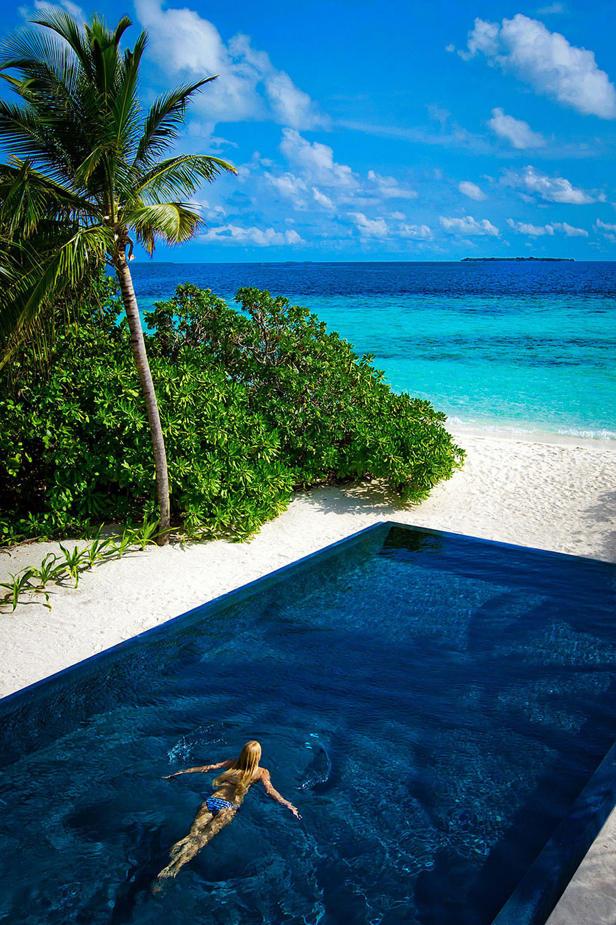 dusit thani resort maldives 13