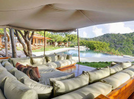opium mustique 15