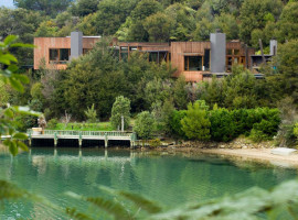 waterfall bay house 01