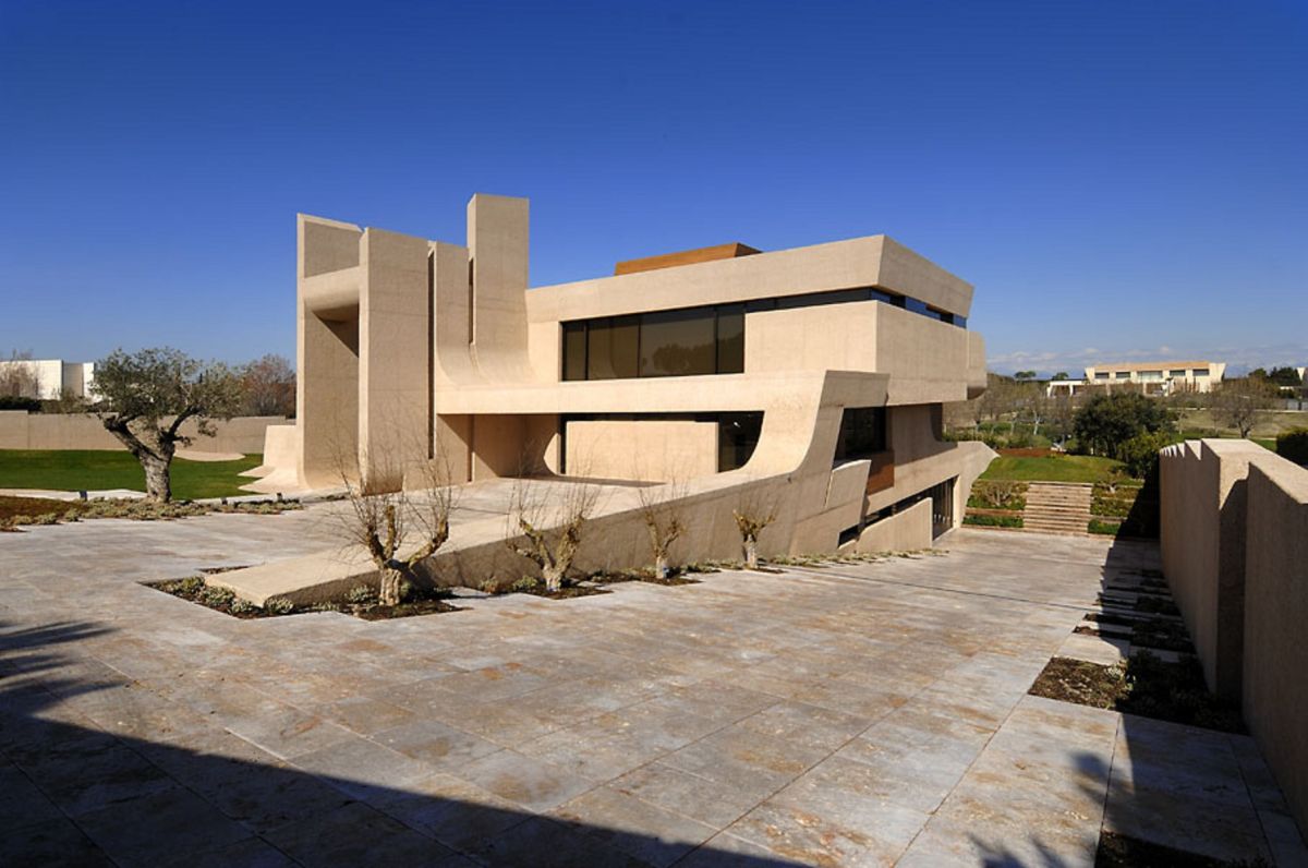 concrete house in madrid 04