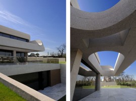concrete house in madrid 11
