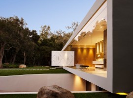 the glass pavilion house 12