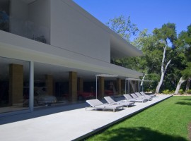 the glass pavilion house 16