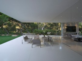 the glass pavilion house 38