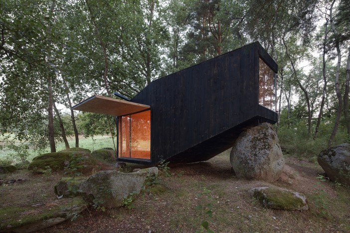 forest retreat by uhlik architekti 01 a tree house