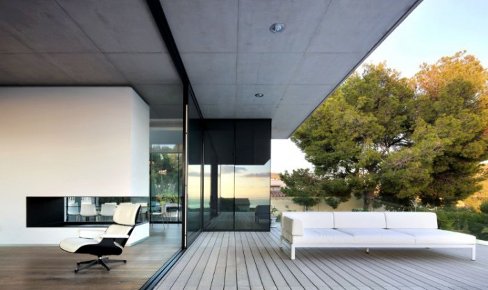 House-in-Costa-d’en-Blanes-01-5-750x447
