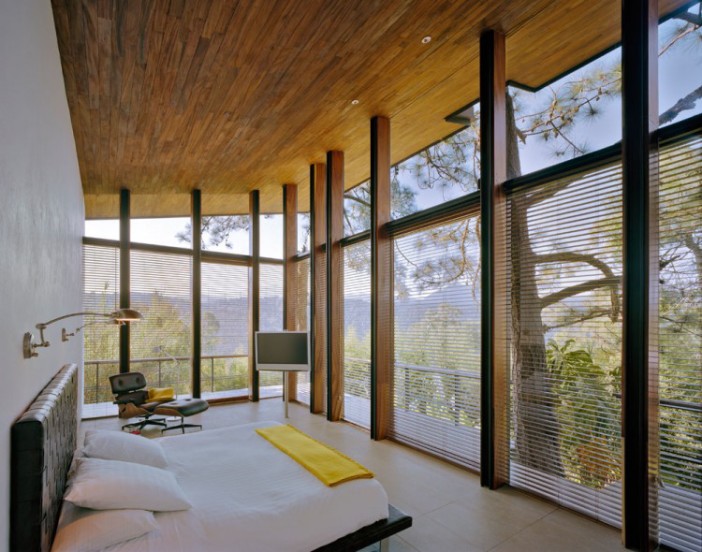 House-in-the-Woods-bedroom