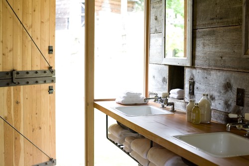 farmhouse-bathroom (1)