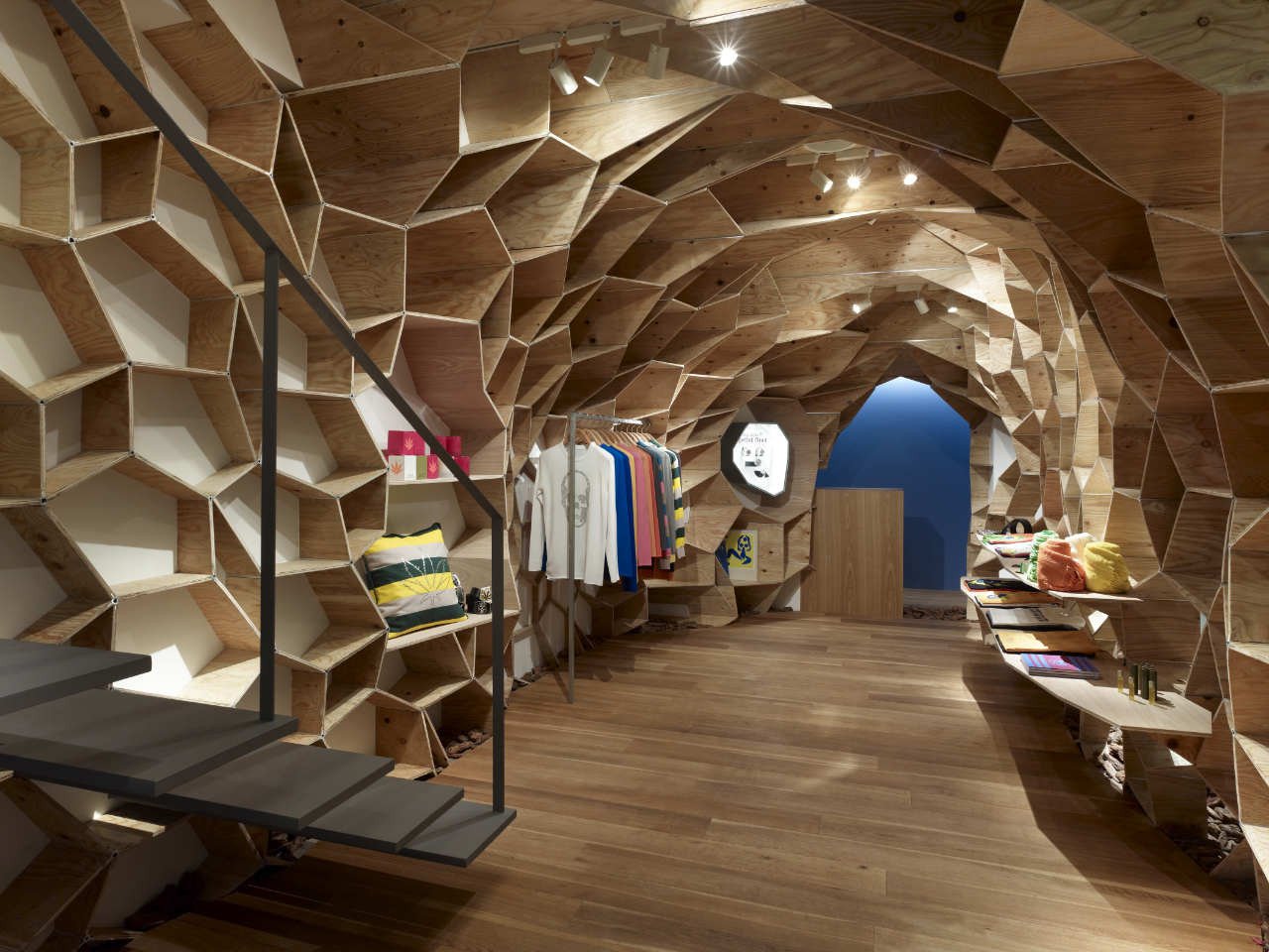 Innovative Design Ideas for Retail Store: The Lucien Pellat-Finet