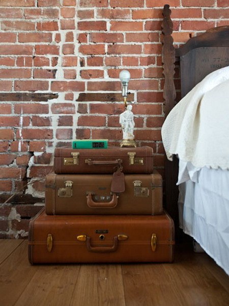 suitcase-and-trunk-as-bedside-table2-1