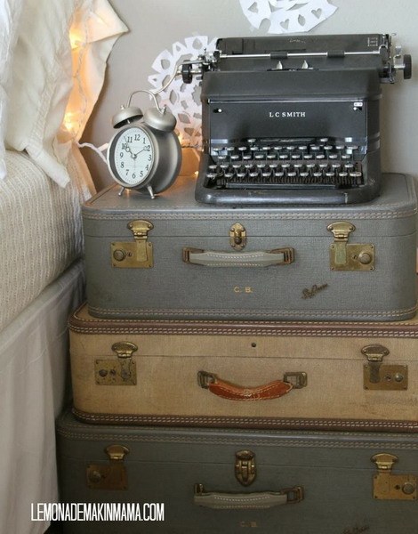 suitcase-and-trunk-as-bedside-table2-2