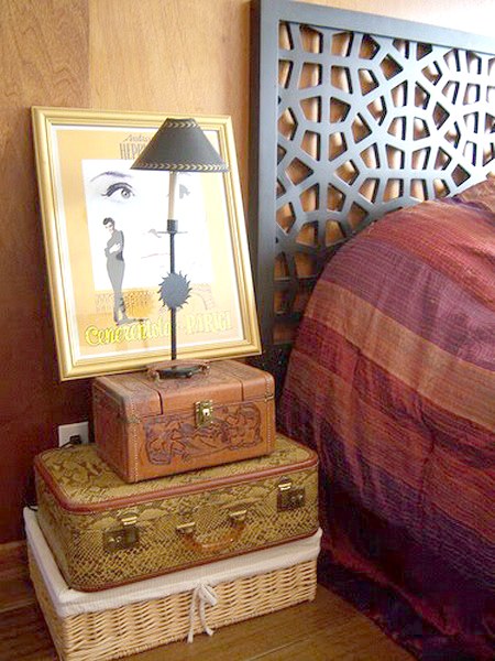suitcase-and-trunk-as-bedside-table3-3