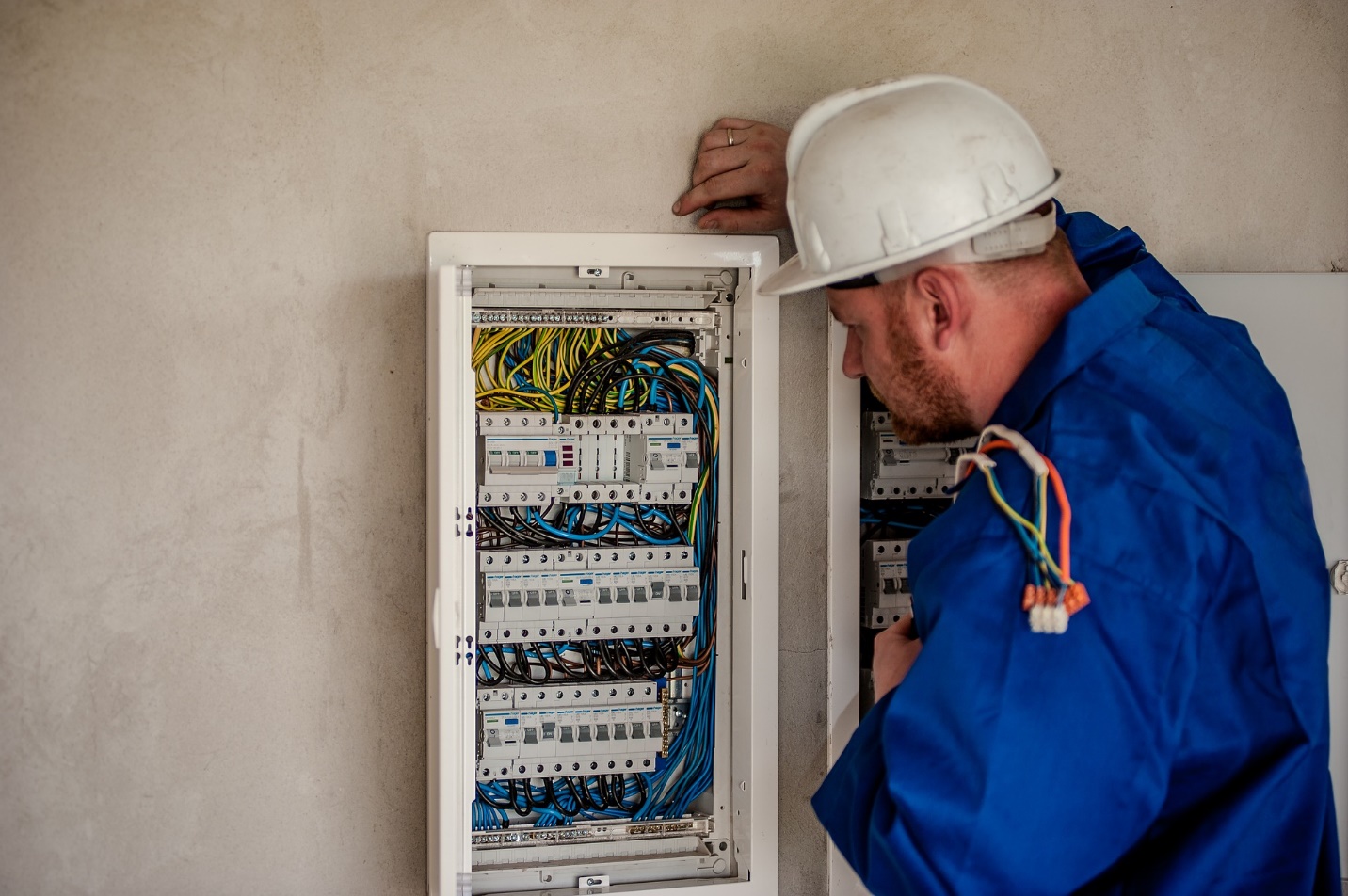 electrical contractor