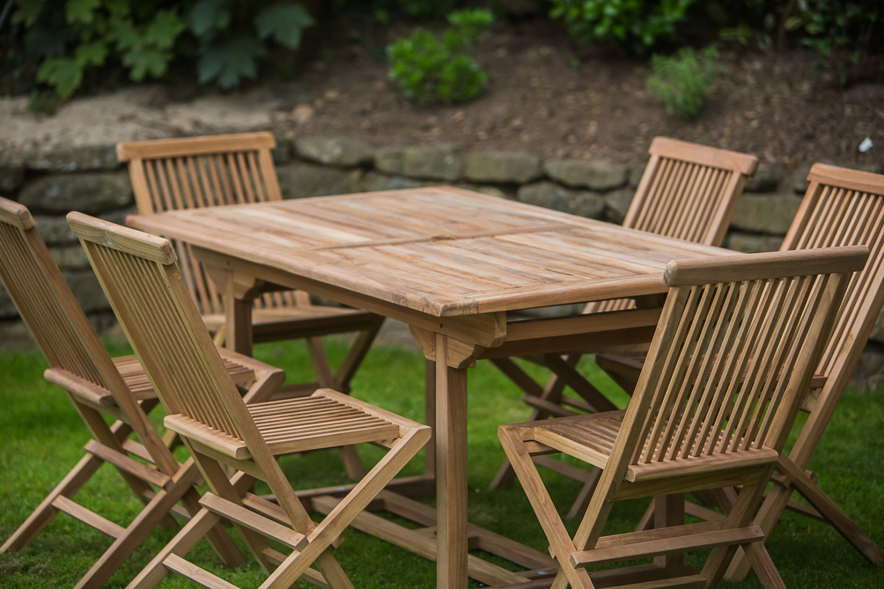 teak garden furniture which is hardy and strong